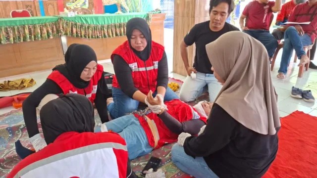 Relawan SIBAT Puger Wetan Jember Ikuti Pelatihan Intensif Pertolongan Pertama