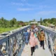 Jembatan darurat Sungai Lembu di Pesanggaran Banyuwangi digunakan warga