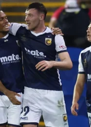 A-League men’s premiership race intensifies as Jets eye title and Iranian refugees find safety in Australia