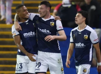 A-League men’s premiership race intensifies as Jets eye title and Iranian refugees find safety in Australia