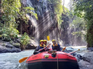 Aktivitas Rafting di Sungai Pekalen: Pengalaman Tak Terlupakan