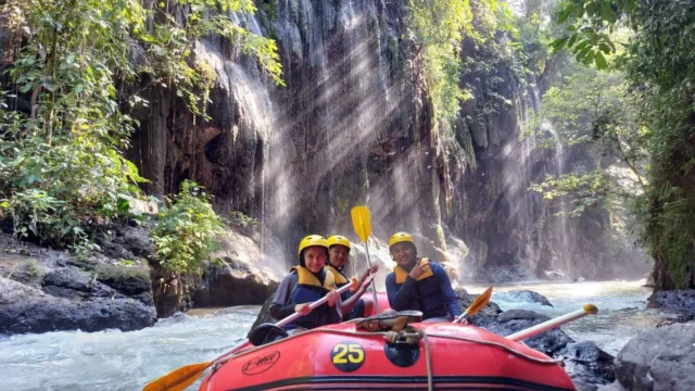 Aktivitas Rafting di Sungai Pekalen: Pengalaman Tak Terlupakan