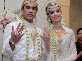 Ardi Bakrie dan Nia Ramadhani Rayakan 16 Tahun Pernikahan dengan Ungkapan Emosional