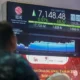 IHSG Ditutup Lemah, Saham BUMI, PTRO, dan BBRI Turun di Tengah Optimisme Kebijakan Makro