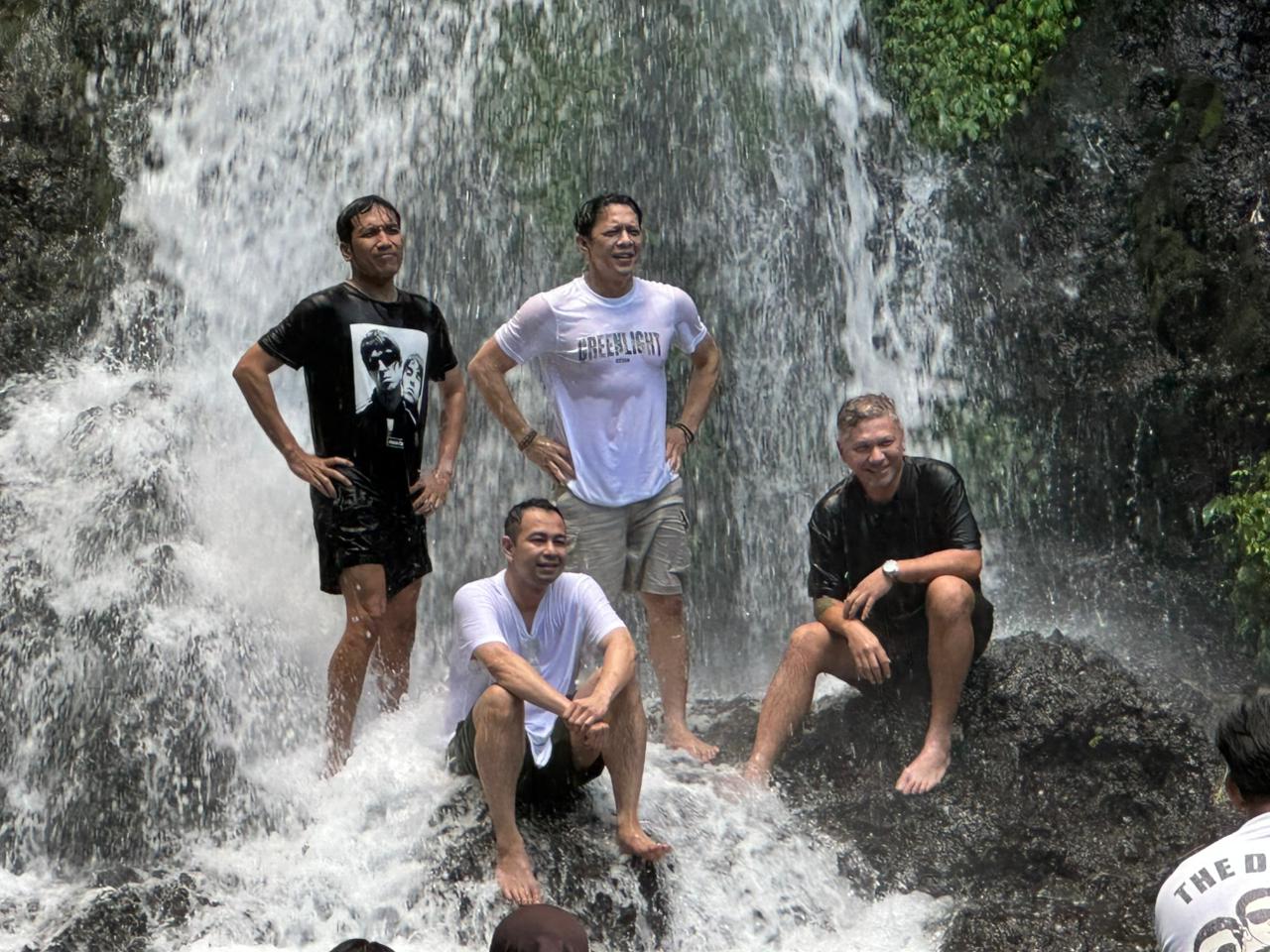 Raffi Ahmad Cs Jelajahi Banyuwangi