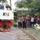 Motor Emak-Emak Terseret KA Batara Kresna di Rel Bengkong Solo, Dua Penumpang Terlempar