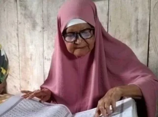 Nenek Sofiah, Guru Mengaji, Realisasikan Naik Haji lewat Tabungan di Bawah Kasur