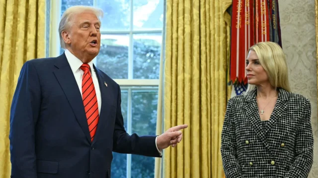 Presiden Trump Pecat Pam Bondi dari Jabatan Jaksa Agung AS