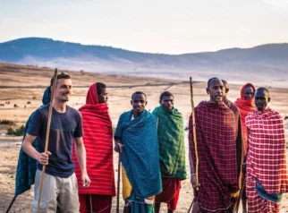 Tips Berinteraksi dengan Penduduk Lokal di G-Land