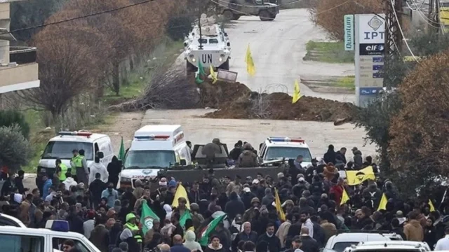 Warga Lebanon Berusaha Pulang di Bawah Gencatan Senjata, Jembatan Hancur Dibom Israel