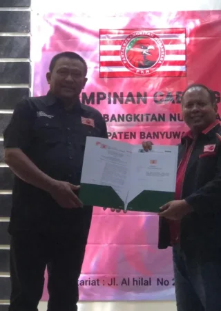 PKN Serahkan SK Kepengurusan Pimda Jawa Timur di Banyuwangi
