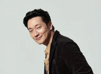 20 Artis Korea Terpopuler Mei 2023, Song Joong Ki Dikalahkan Son Suk Ku