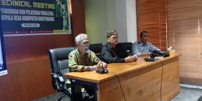 46 Kepala Desa Banyuwangi Dikukuhkan sebagai Paralegal