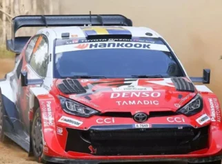 Elfyn Evans menguasai lintasan reli Jepang