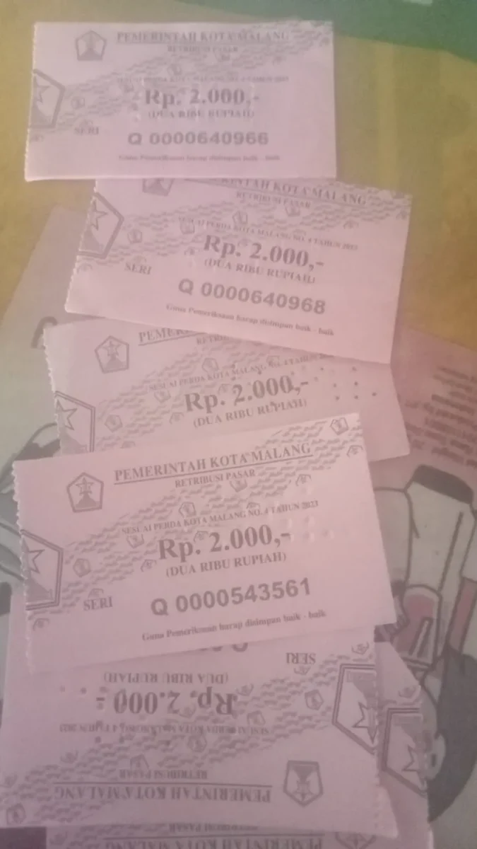 lembar retribusi yang harga 2.000, pasar Kebalen, Kota Malang