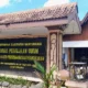 Tampak depan kantor PUCKPP Banyuwangi dengan tugu Dinas PU CKPP