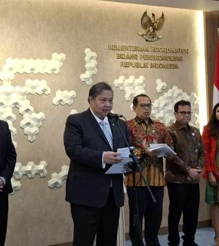 Airlangga Hartarto Tegaskan Kebijakan Ekspor SDA Strategis Dilaksanakan Bertahap