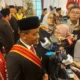Bahlil Lahadalia Beri Canda kepada Gubernur Rudy Mas'ud di Acara IPA Convention