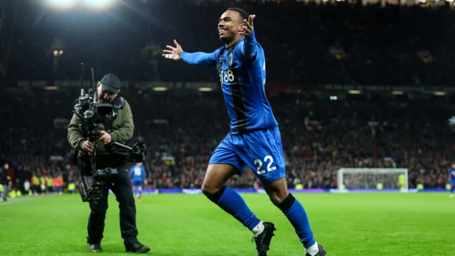 Barcelona dan Manchester City Targetkan Eli Junior Kroupi, Bournemouth Enggan Lepas