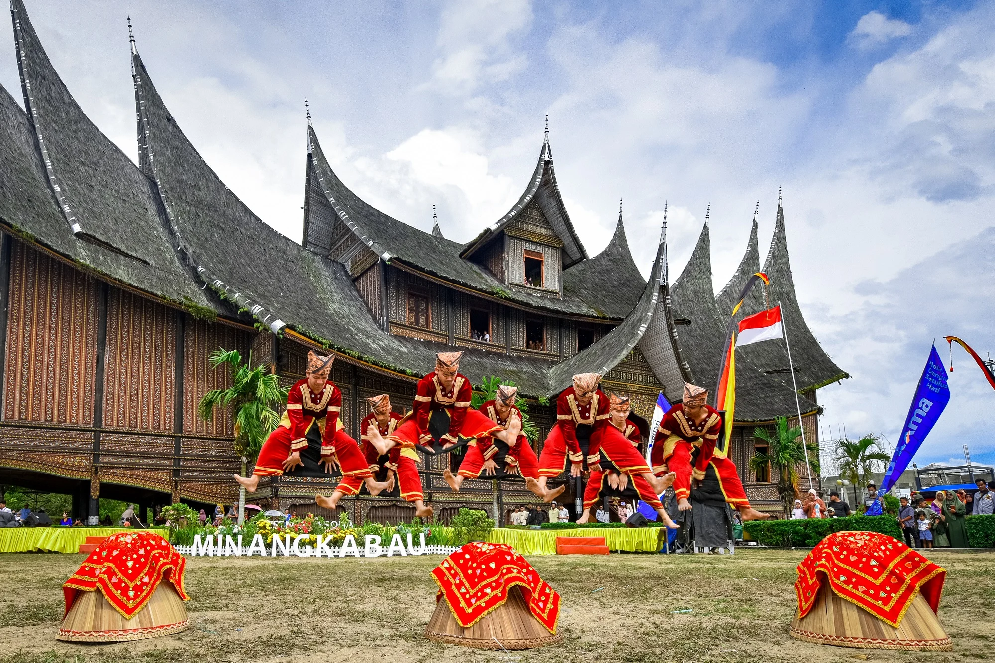 Budaya Minangkabau sebagai Representasi Indonesia di Kancah Global