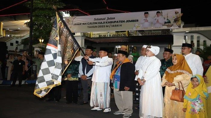 Bupati Situbondo Berangkatkan Calon Jemaah Haji Tahap Pertama