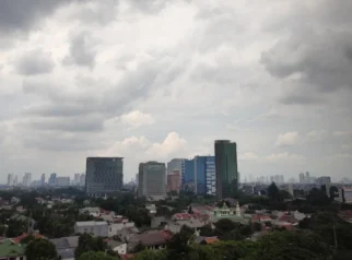 Cuaca Jakarta Hari Ini Didominasi Cerah, Hujan Ringan Diprediksi Turun di 2 Wilayah