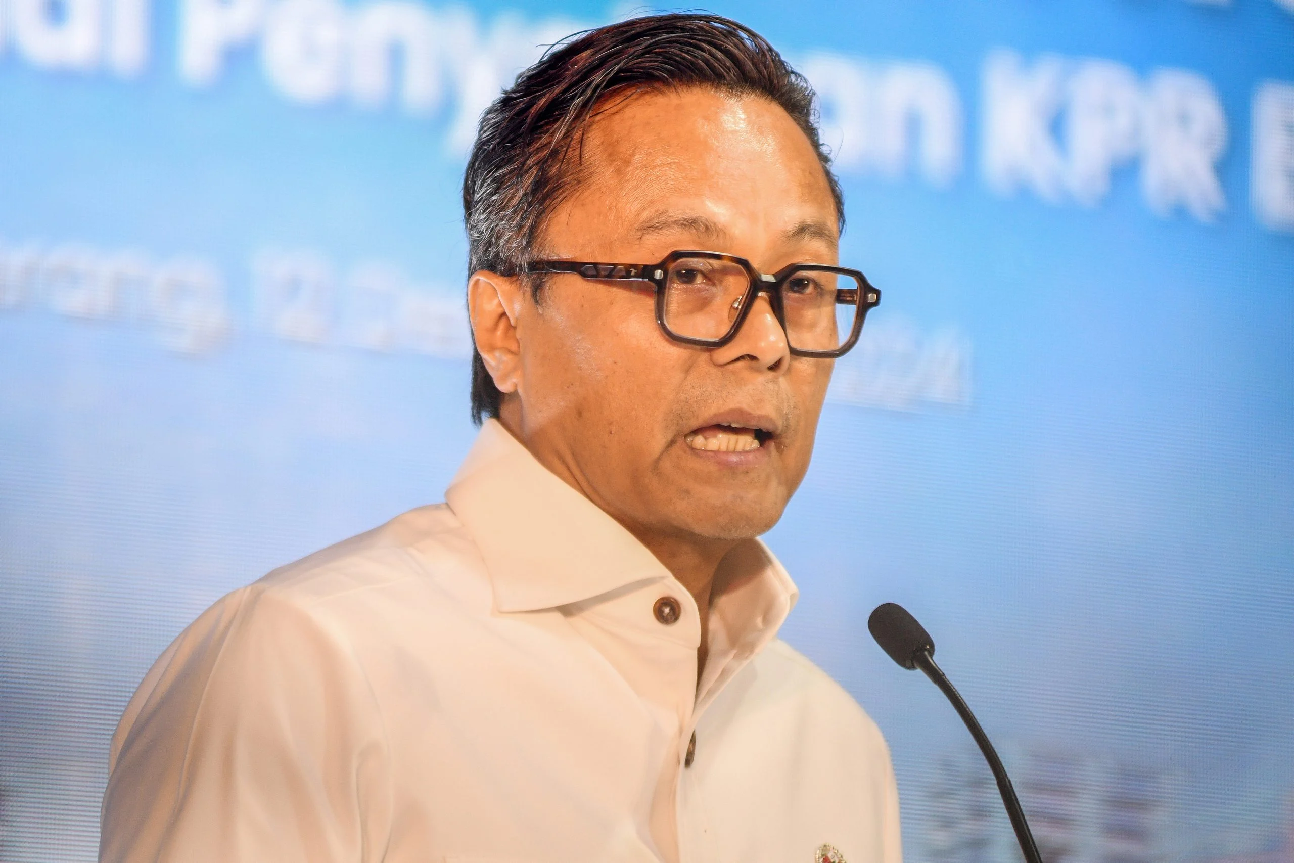 Dony Oskaria Diperkenalkan Sebagai COO Danantara di Acara Panen Raya Kebumen