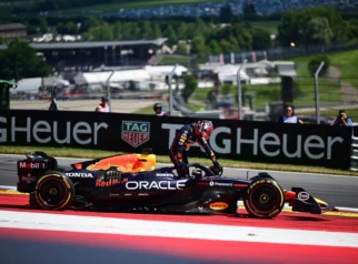 F1 Standings: Verstappen Red Bull Exit Clause dan Lewis Hamilton Closes In