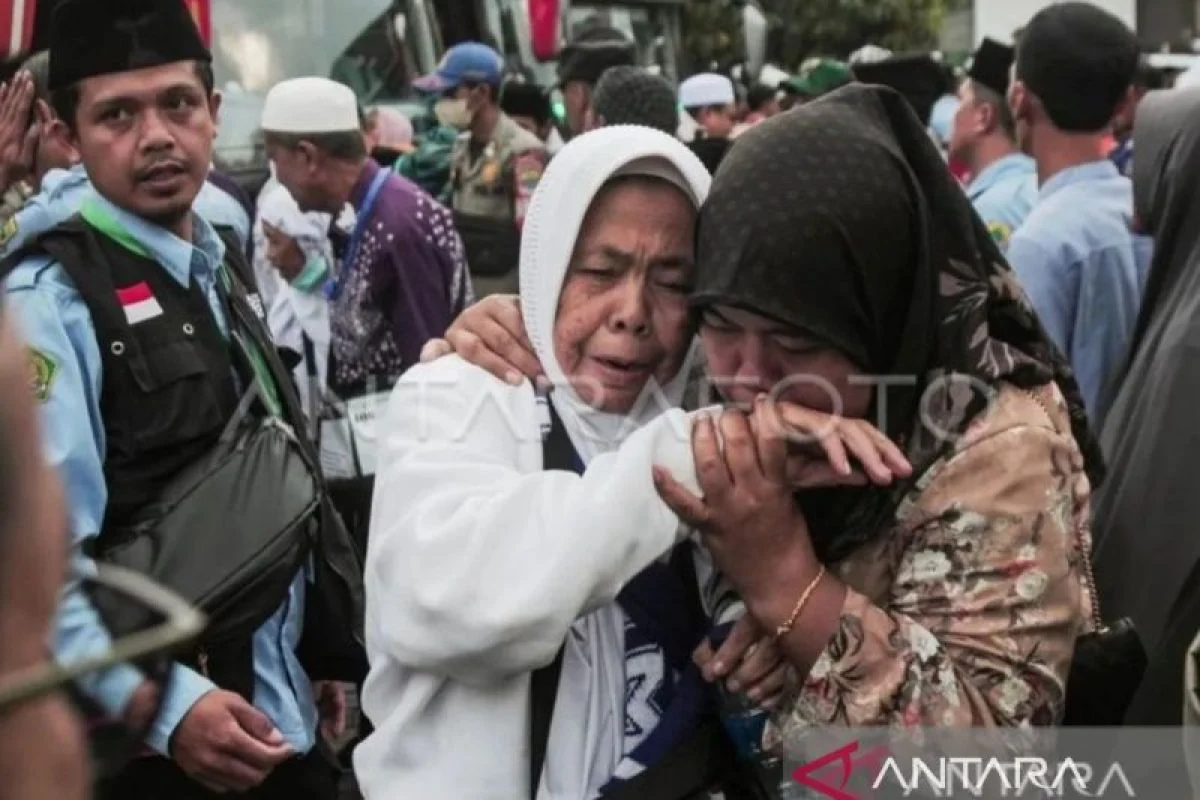 Jemaah Calon Haji dari Banyuwangi Berangkat ke Tanah Suci