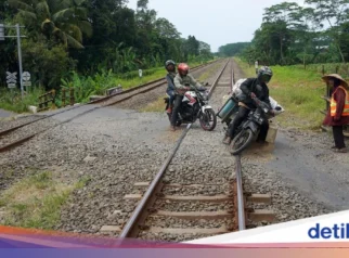 KAI Ingatkan Waspada di 40 Perlintasan Aktif Kereta Api