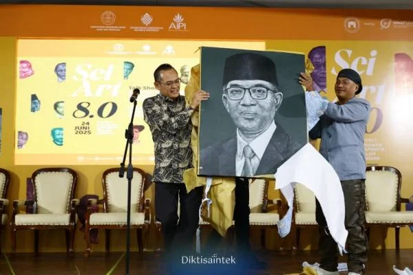 Kemenbud Resmikan Pameran SciArt 80 di Museum Kebangkitan Nasional