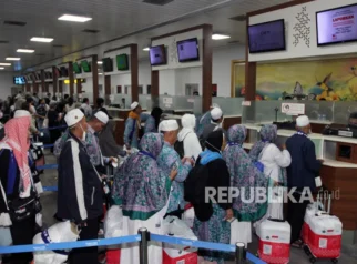 Kloter Perdana Haji Jakarta dan Jabar Tiba di Bandara Soetta