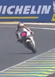 Veda Ega Pratama Bertahan di Balapan Penuh Crash Moto3 Prancis
