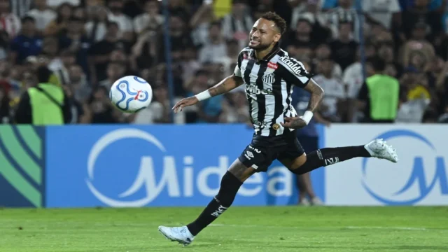 Neymar Minta Maaf kepada Robinho Jr setelah Insiden Tampar di Latihan Santos