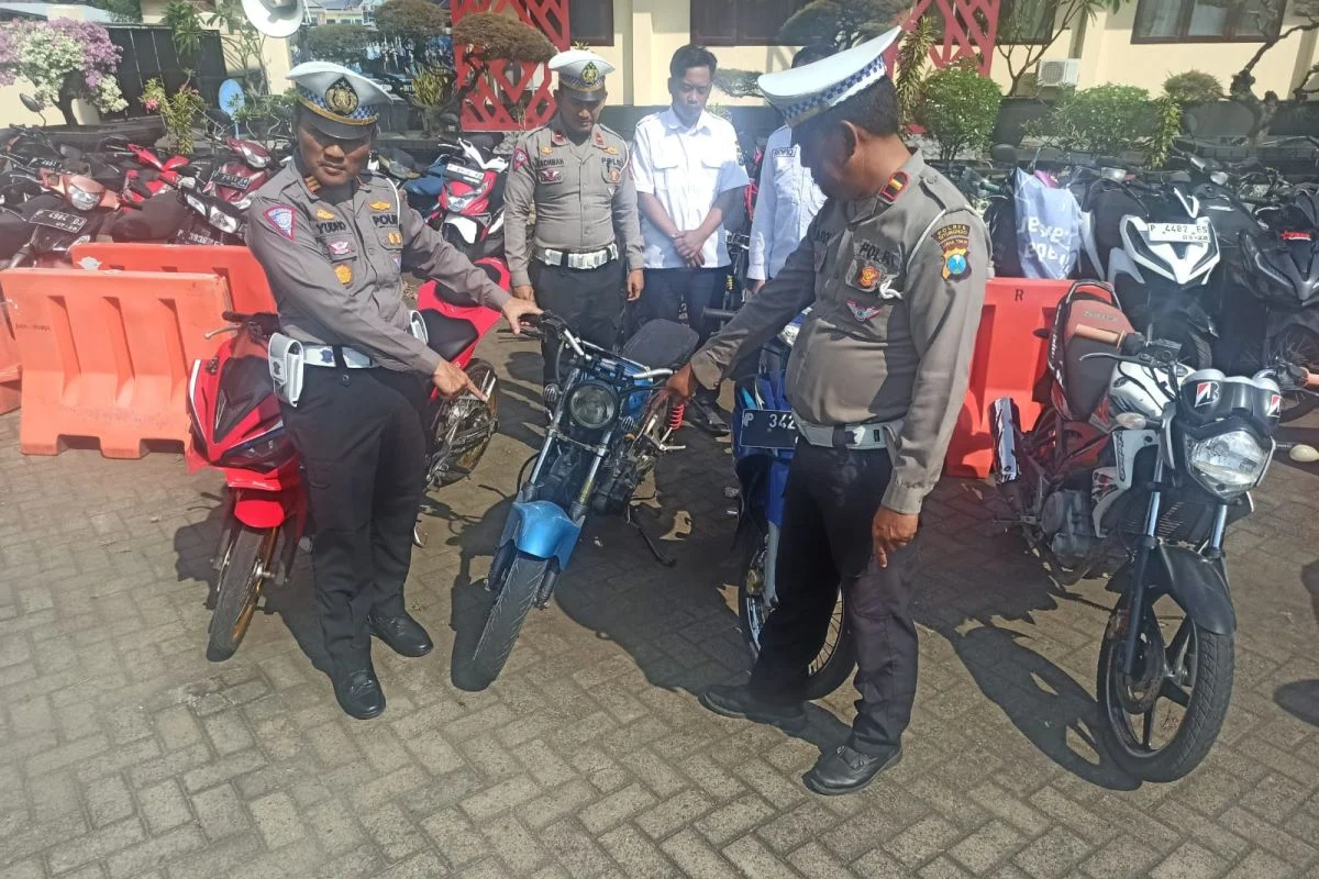 Patroli Polres Situbondo Atasi Balap Liar di Exit Tol