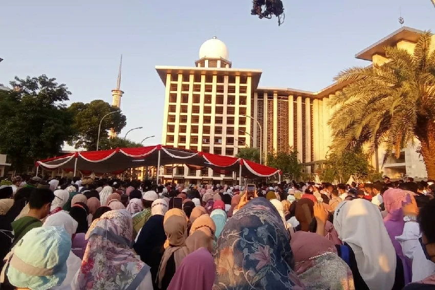 Pedagang Mulai Penuhi Area Istiqlal Menjelang Salat Iduladha 2026
