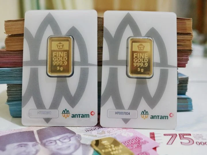 Pelemahan Berlanjut, Harga Emas Antam Turun Rp15 Ribu di Akhir Pekan