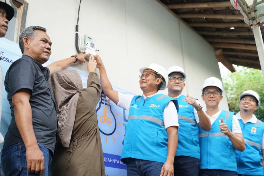 PLN dan Pemprov Jabar Targetkan Elektrifikasi Penuh pada Awal 2027