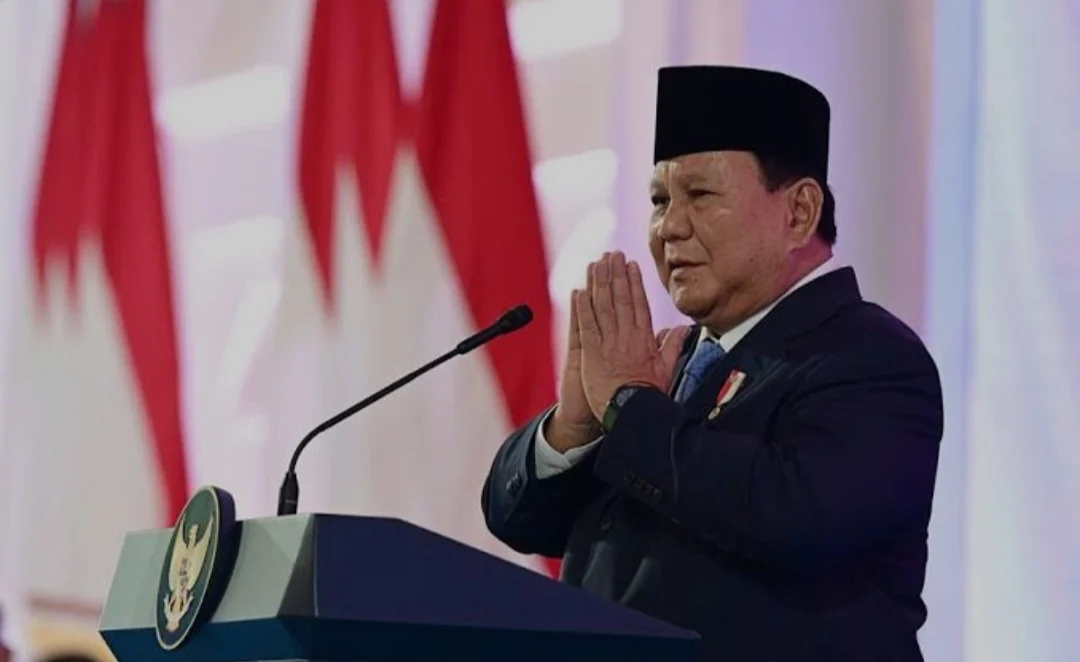 Presiden Prabowo Menyapa Massa Aksi Damai di DPR