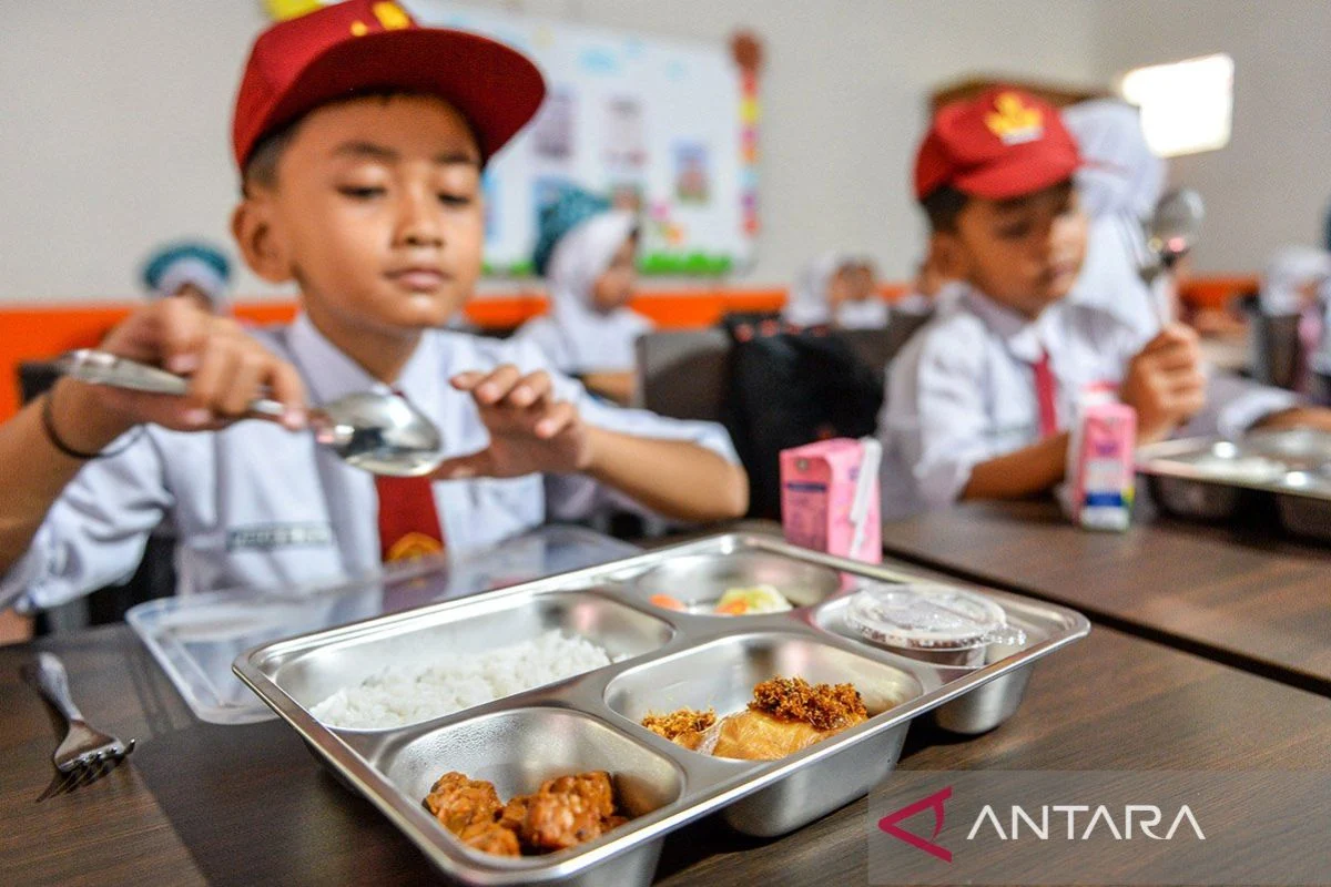 Program Makan Bergizi Gratis Serap 1,28 Juta Pekerja, Gerakkan Ekonomi Nasional