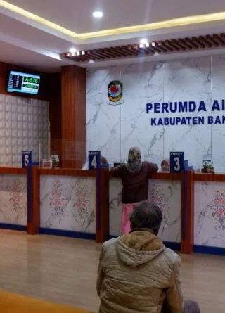 PUDAM Banyuwangi Resmi Menjadi BUMD Air Minum Kategori Besar