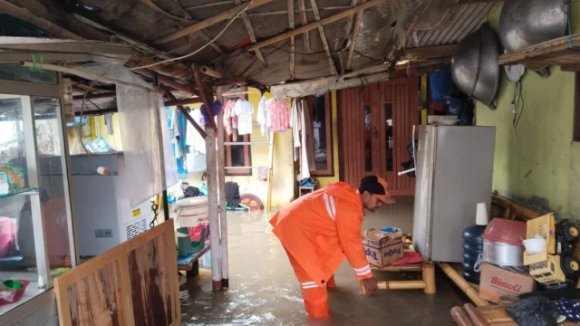 Ratusan Rumah di Bogor Terendam Banjir, Satu Rumah Ambruk