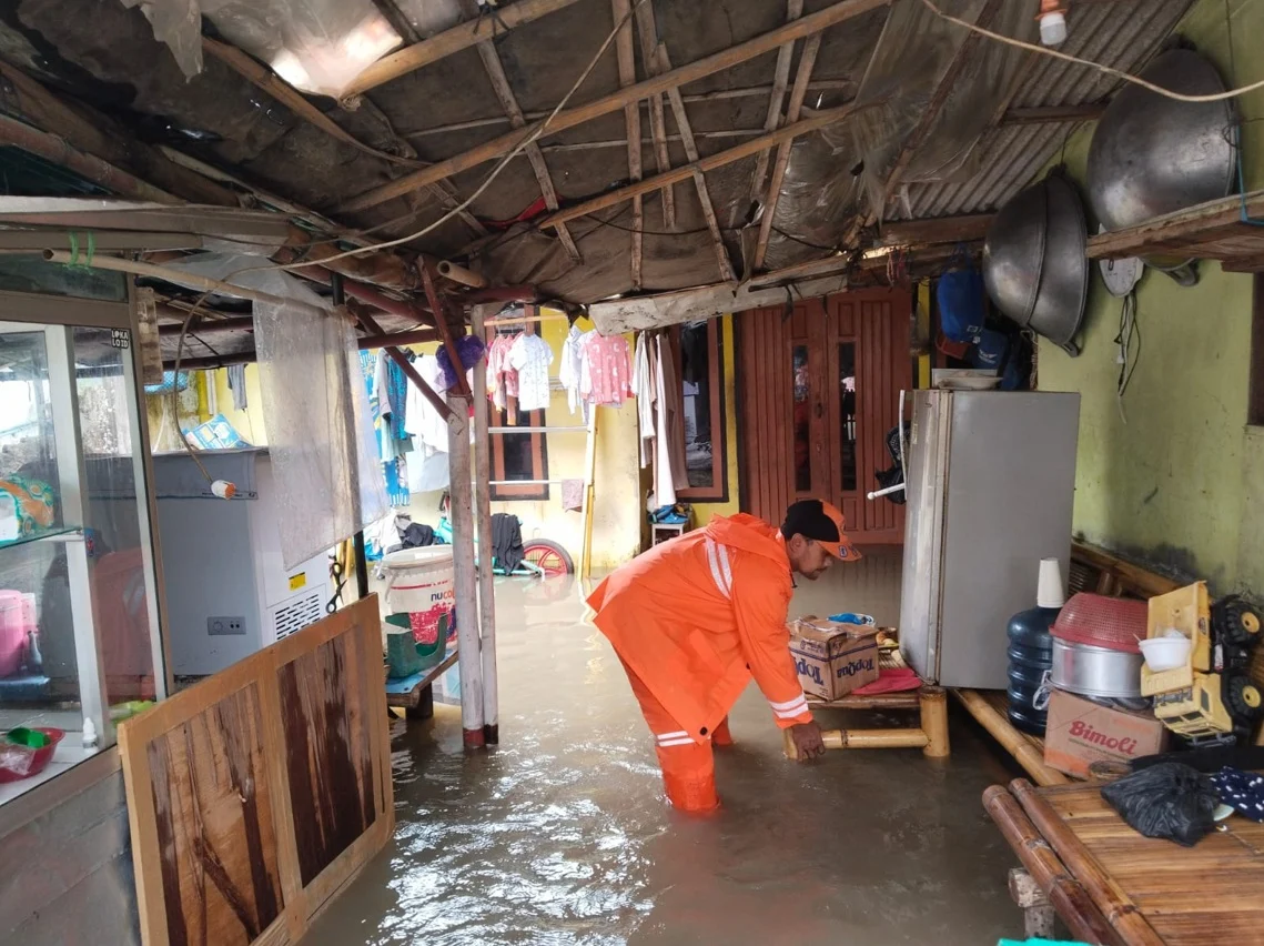 Ratusan Rumah di Bogor Terendam Banjir, Satu Rumah Ambruk