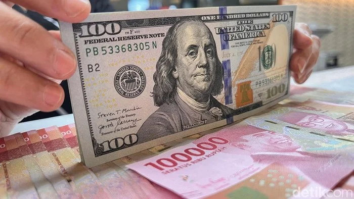 Rupiah Kembali Tertekan di Atas Rp17.700 per Dolar AS