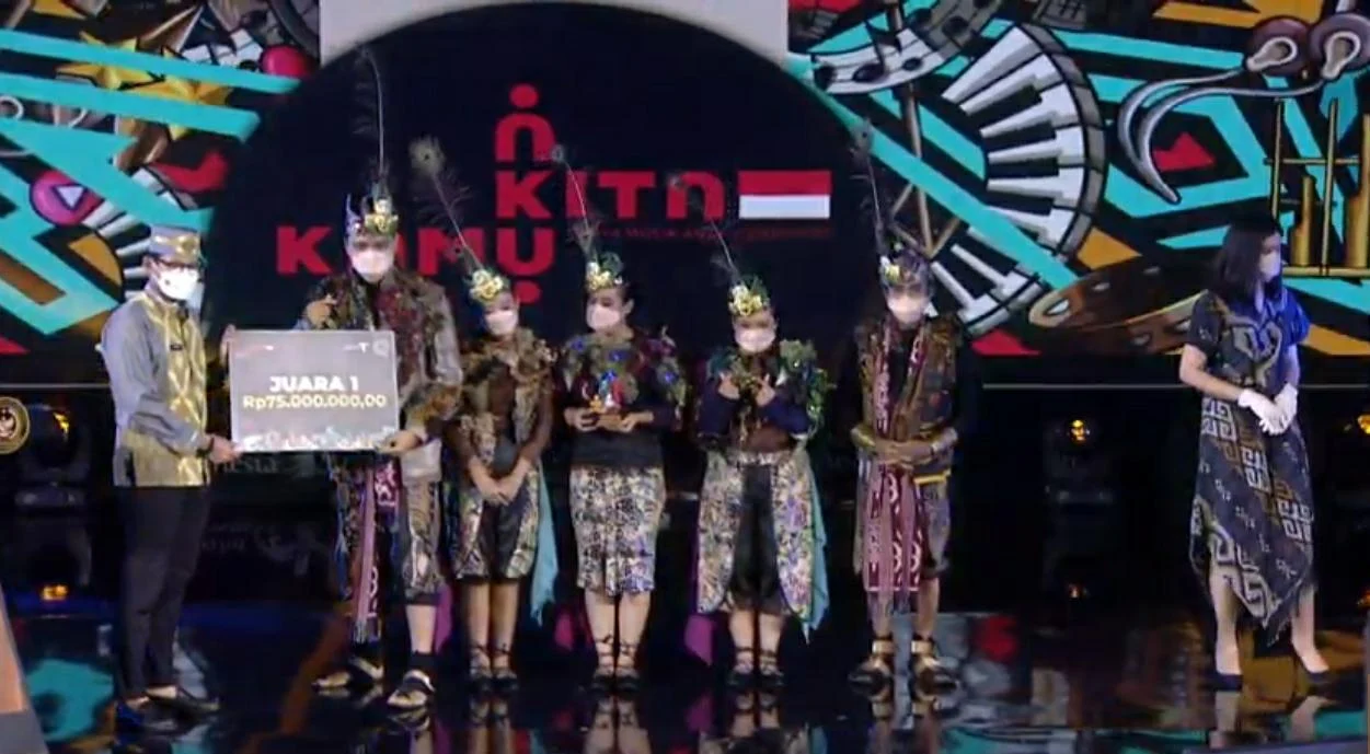 Sireen Janitra Harumkan Nama Jember di Panggung Batik Nasional