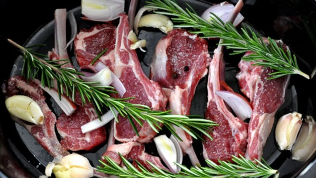 Tips Memasak Daging Kambing yang Empuk dan Tidak Menyengat
