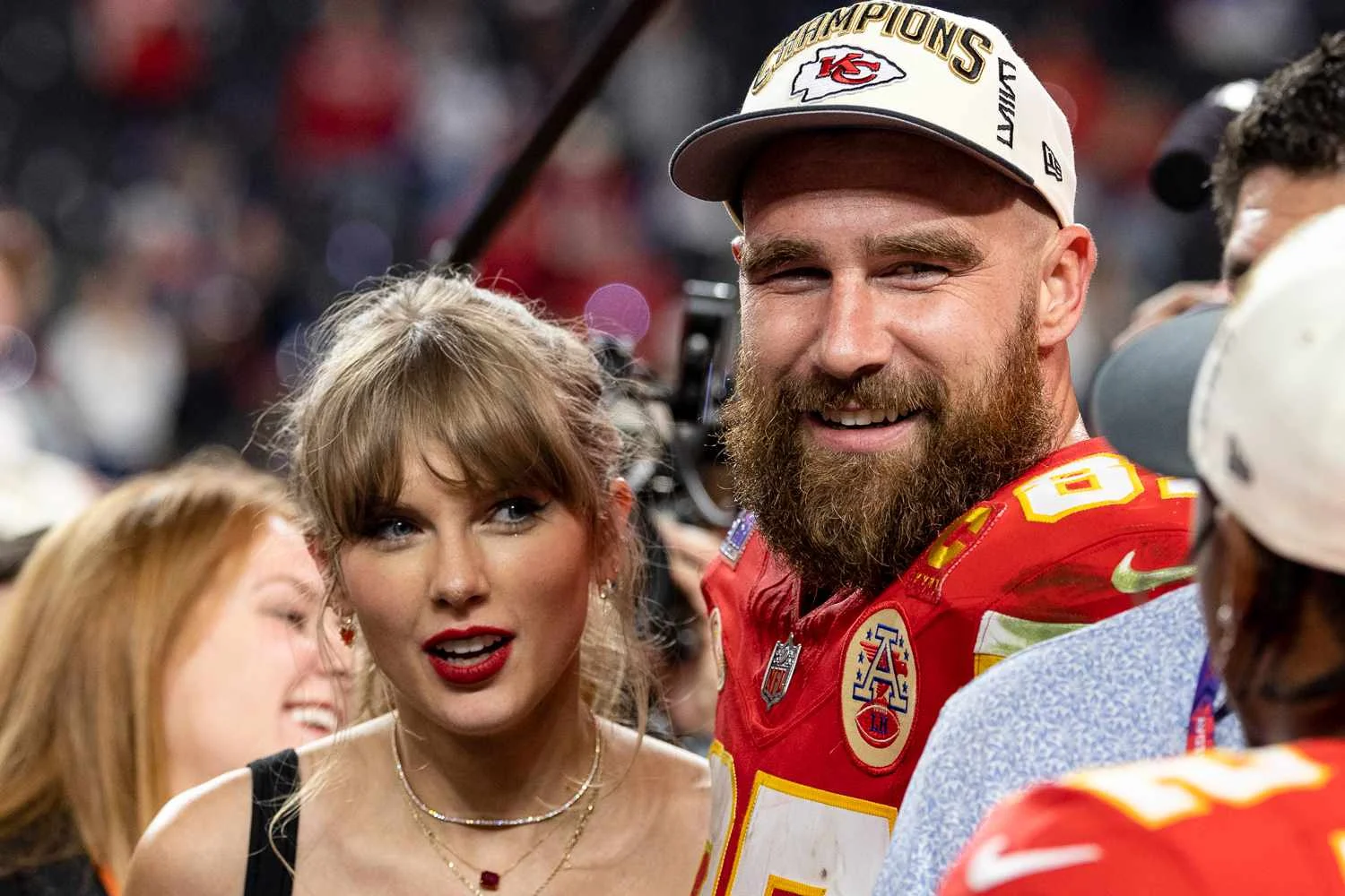 Travis Kelce Mengungkapkan Apakah Ia atau Taylor Swift Akan Mengubah Nama Keluarga Setelah Menikah