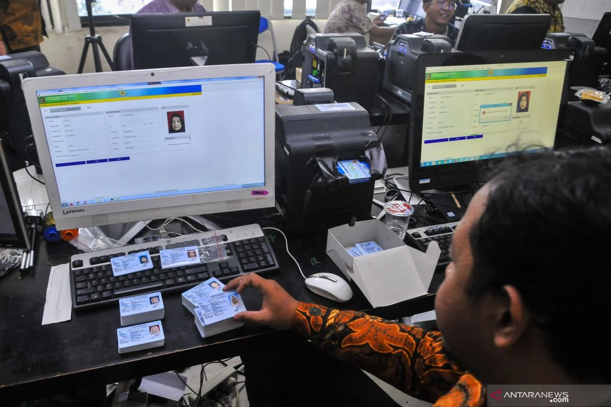 Warga Bekasi Diimbau untuk Cetak KTP Elektronik Secara Mandiri