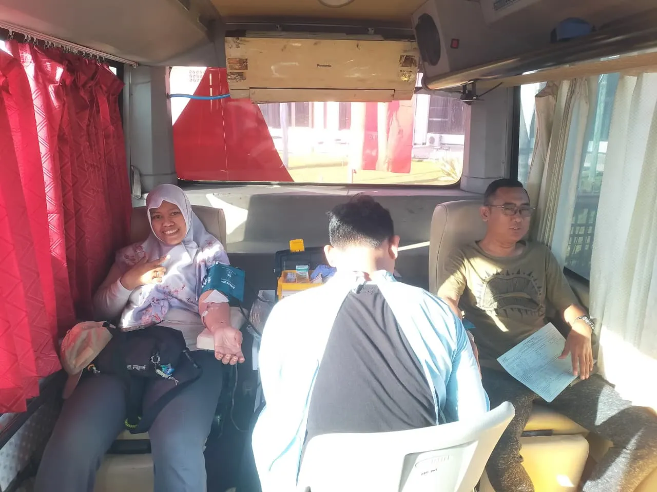 Donor Darah Warnai Jalan Sehat Migran Aman, PMI Jember