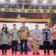 Kapolda Jatim Irjen Pol Nanang Avianto menghadiri pagelaran wayang kulit Hari Bhayangkara ke-80 di Taman Blambangan Banyuwangi.